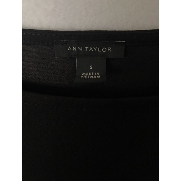 Ann Taylor Shirt Womens S Black Blouse Short Sleeve with Tie Feature Classic - Picture 4 of 4
